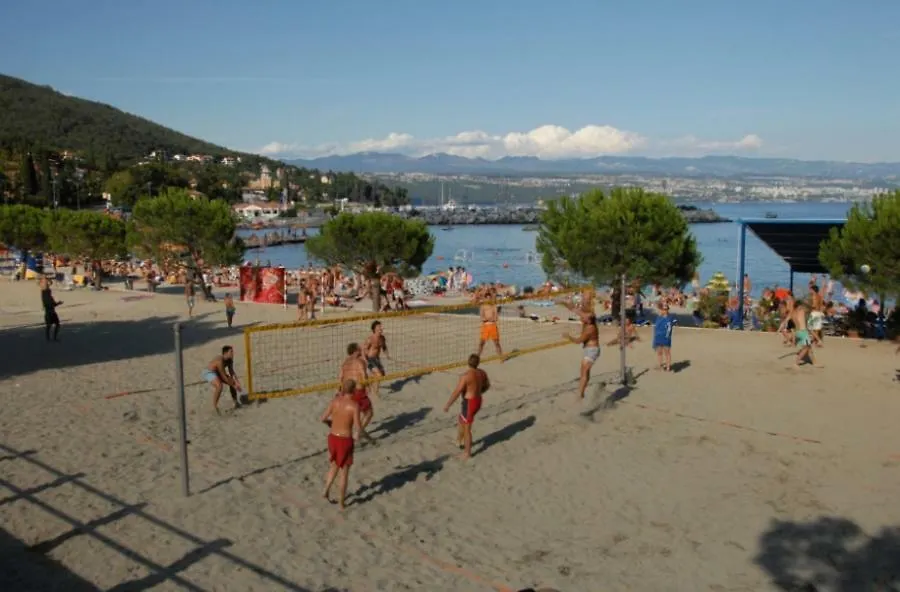 New Apartman Ziganto Z Near The Beach With Terrace Ičići 0*,  Kroatien